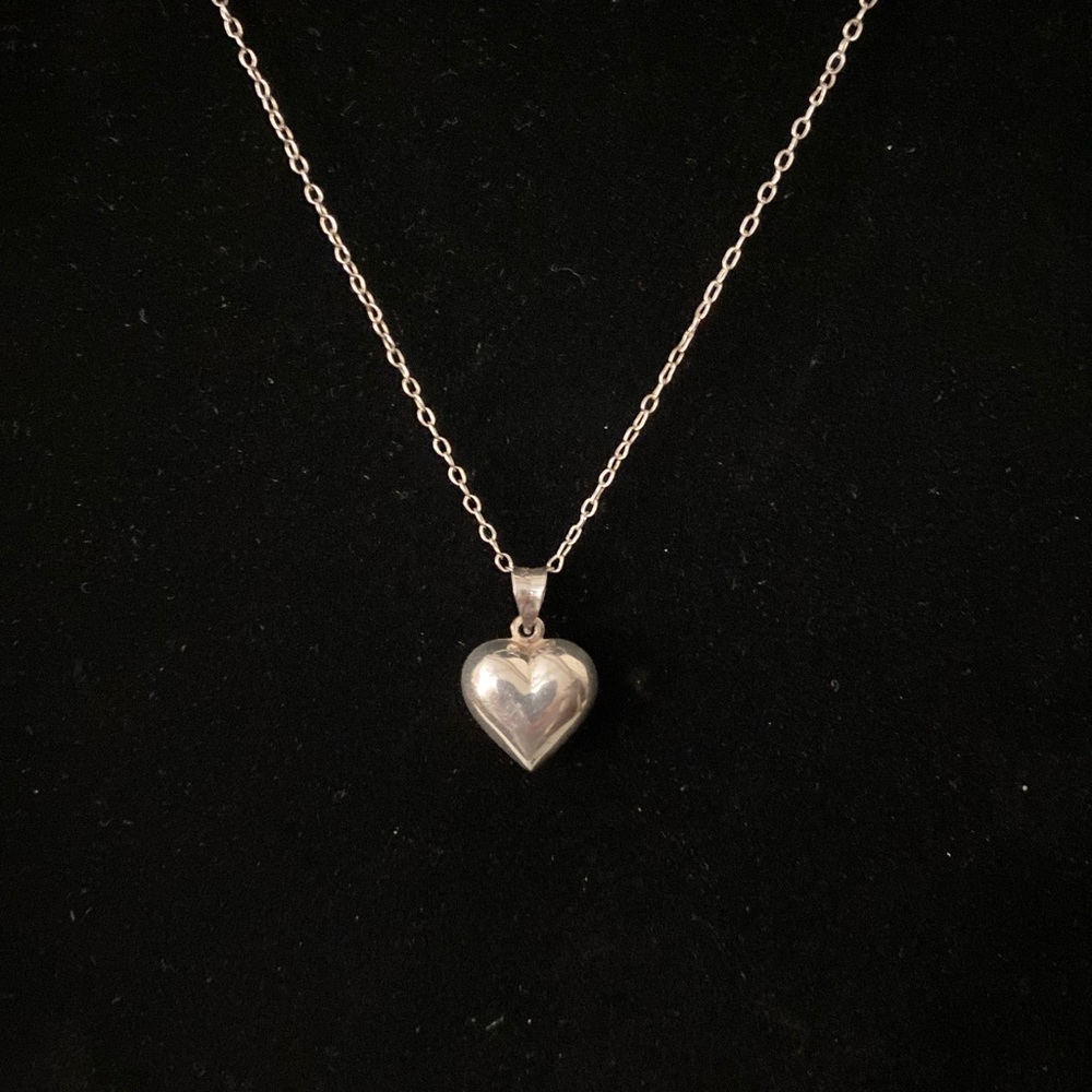 VINTAGE STERLING SILVER PUFFY HEART PENDANT WITH CHAIN